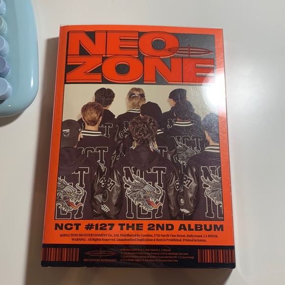 NCT 127 C-version (red) - Picture 1 of 6